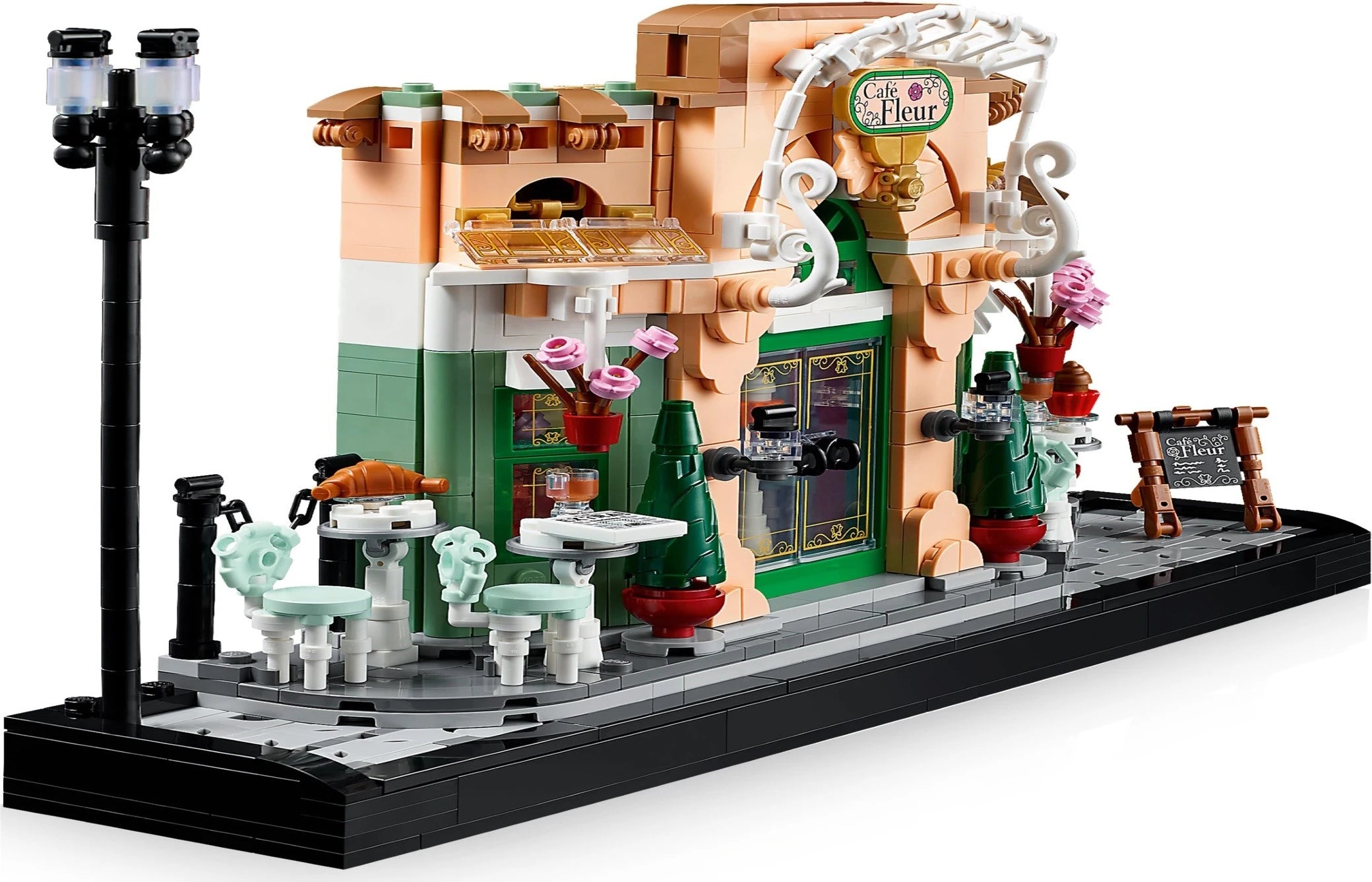 LEGO® 10362 Icons French Café alternate image 9