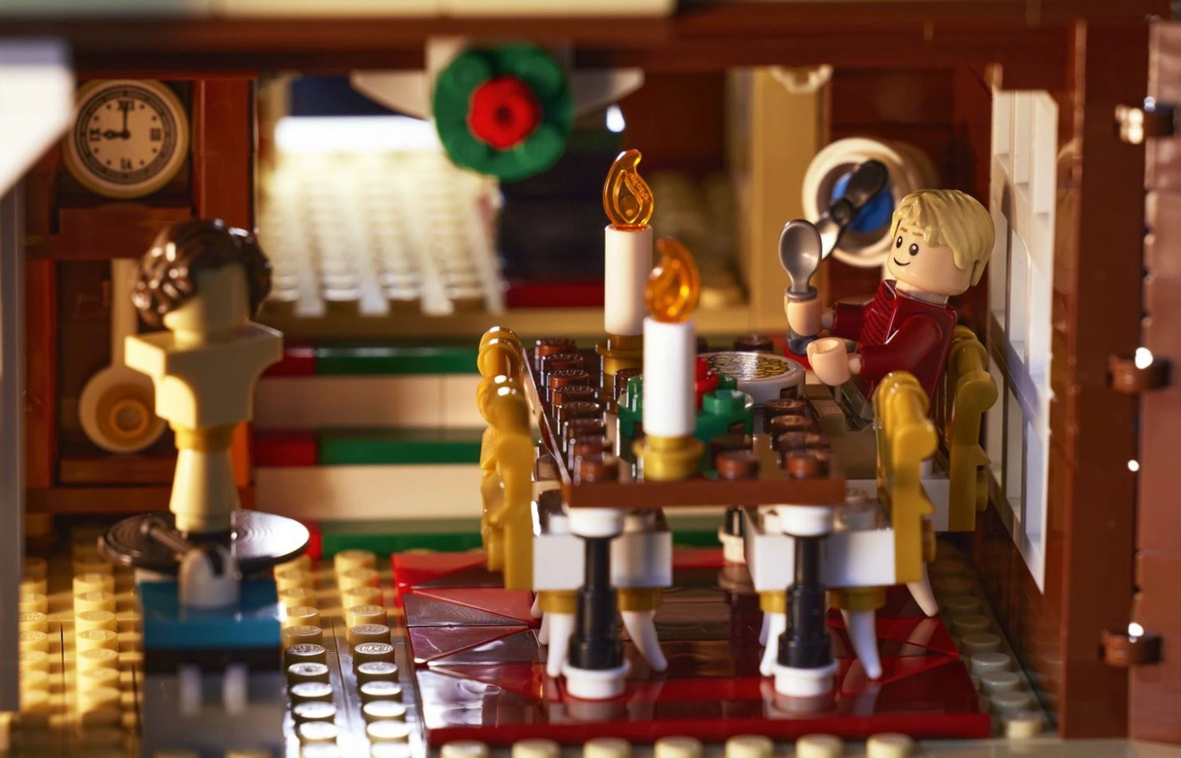 LEGO® 21330 Ideas Home Alone alternate image 27