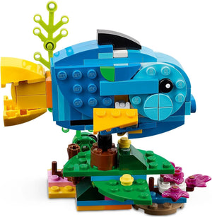 LEGO® 31136 Creator Exotic Parrot alternate image 8