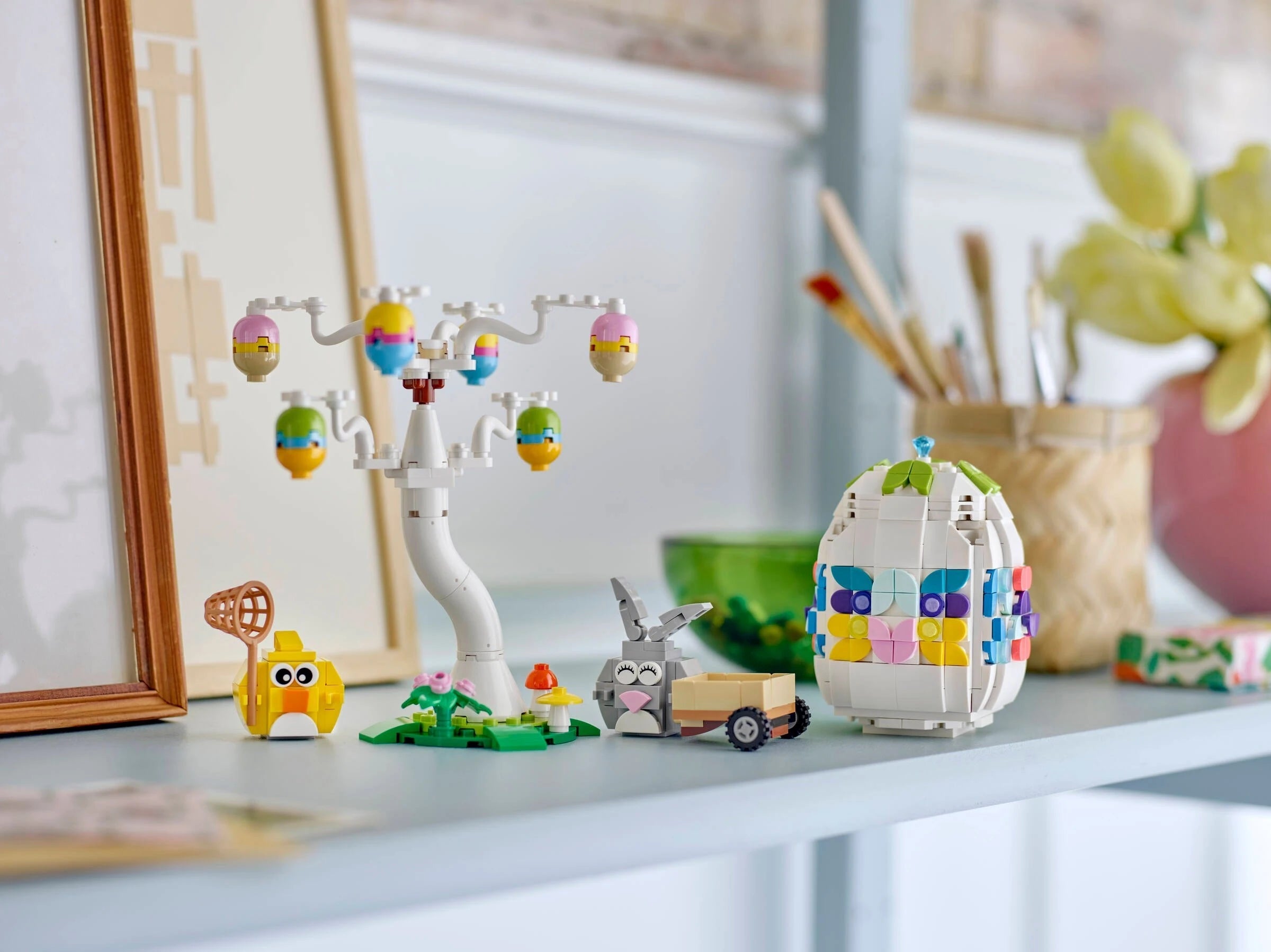 LEGO® 40808 Seasonal Easter Bunny and Chick Egg Hunt alternate image 5