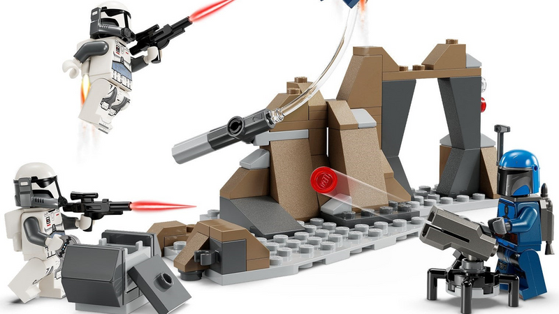 LEGO Star Wars set with characters and structures on a white background